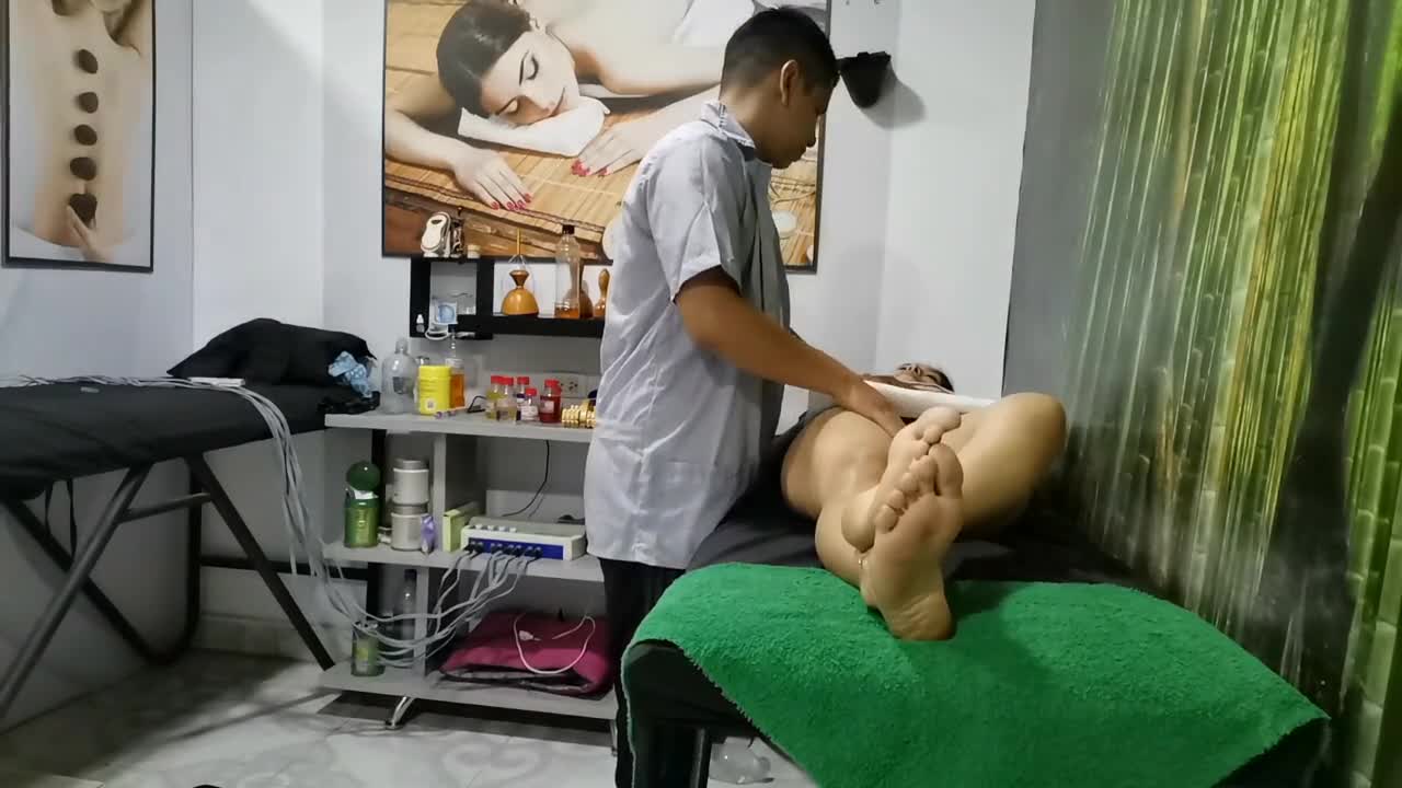 【真实女子SPA】男技师艹女顾客