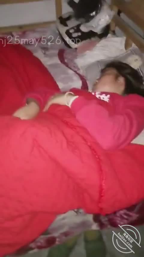 #我和亲侄女的点点滴滴 #近亲【海角精选】怎么样才能拿下侄女 各位海友请指教 希望早日拿下各位海友大家好 第一次发帖什么不懂 请大家多多指教 我想发的是我跟我 侄女的故事 绝对真实 我今年24 岁 我侄女刚满18 海友们多多支持 让我有动力继续发帖故事要从我回家过年开始说起 我会发一些聊天记录 大家自己看 多多包涵