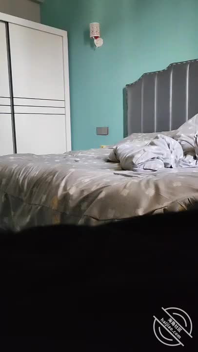 #近水楼台先艹妈 #真实 #偷拍 #熟女【海角精选】 我记得我妈妈奶子很大 我妈妈身高也才155 小巧玲珑的样子 身材也很好不过胸是真的大 DE之间