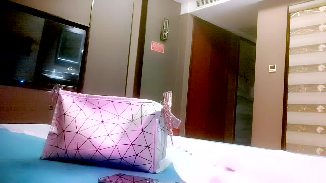 #按摩 #技师李先生探花郎会所探女技师爆乳骚女乳推按摩舔背毒龙转服务周到扛起美腿爆操