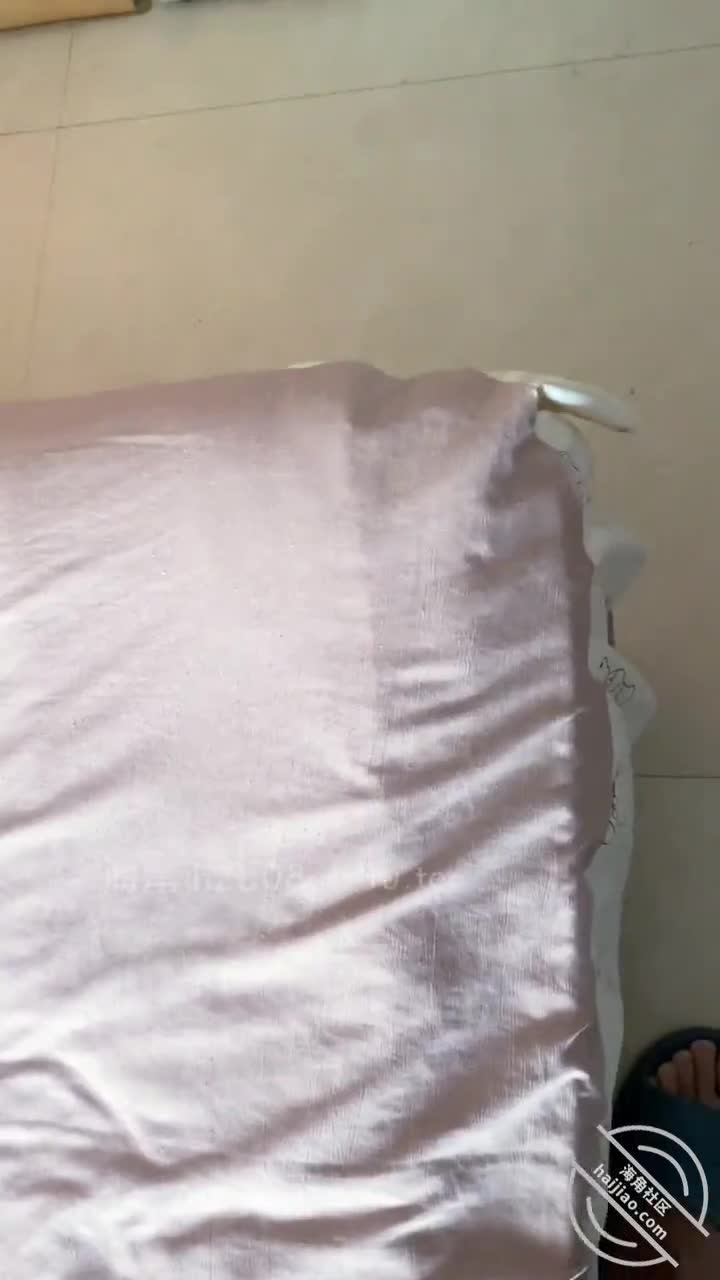 #和亲侄女的真实叙事【海角精选】【真实原创】丈母娘在客厅 我在卧室偷偷肏侄女