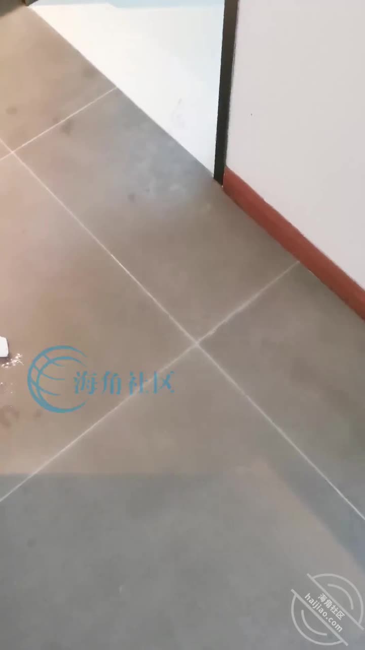 #乱伦淫声骚语【海角精选】哥哥被单位调走到外省工作了，嫂子和侄子单独在家。我经常过去蹭饭吃，在卫生间经常看到嫂子换下的内裤都是湿湿的，内心好想找机会操嫂子，虽然有一千次这样的想法，但是从来没敢尝试过，现在机会来了，嫂子今天叫我去超市买东西，等侄子开学后（读寄宿学校），以后有很多机会和嫂子单独相处。后续会继续更新最新进展，希望能成功把骚嫂子拿下。