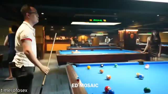 #国产 #无码 #后入 #骑乘 #反差 多人相揪打撞球打到床上去 粉红鲍小樱桃多P初体验 黑糖口爆吞精