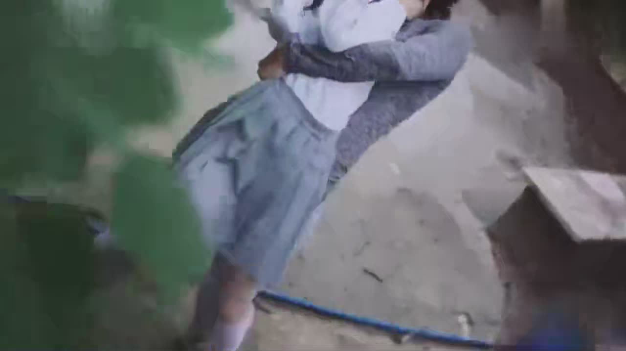 #国产 #无码 #炮架 #口交 #后入猥琐男尾行清纯美少女 林间小路干晕直接就给操了