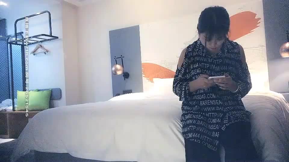 9@1@沈@先@生@探@花@约@了@个@肉@肉@身@材@萌@妹@，@近@距@离@特@写@手@指@插@入@扣@逼@，@抬@腿@侧@入@猛@操@呻@吟@娇@喘