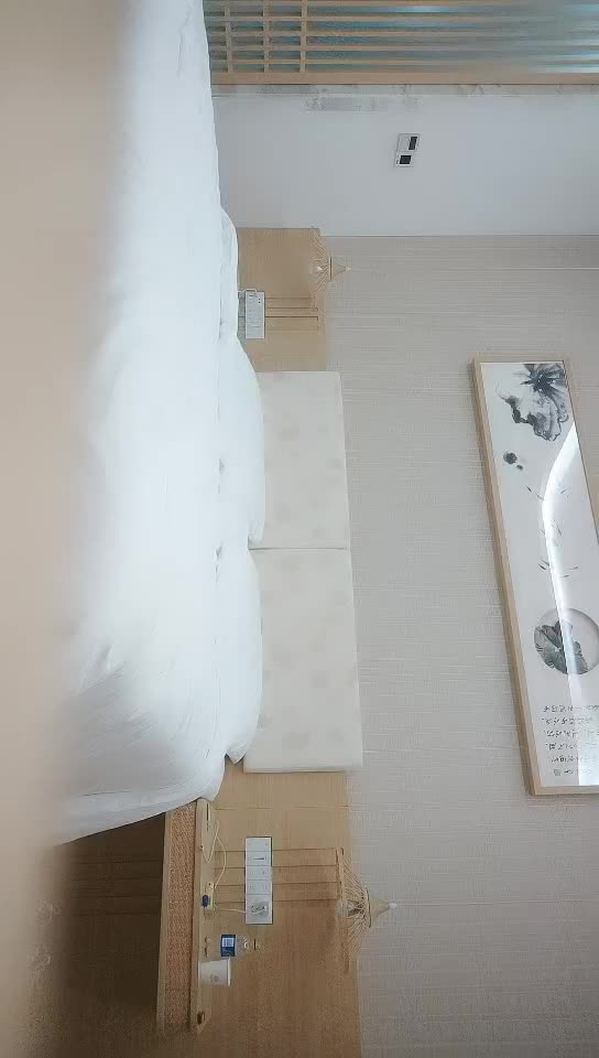 #少妇 #出轨    出轨，酒店约炮，大长腿外围女少妇，大屁股上位骑乘，扶着屁股后入撞击，爽歪歪