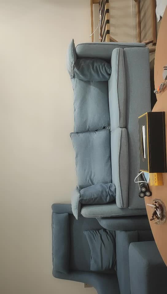 #少妇 #出轨    出轨，漂亮小少妇，肤白臀翘，沙发前跪下口交，激情啪啪，让你爽的不要不要的，刺激猛操