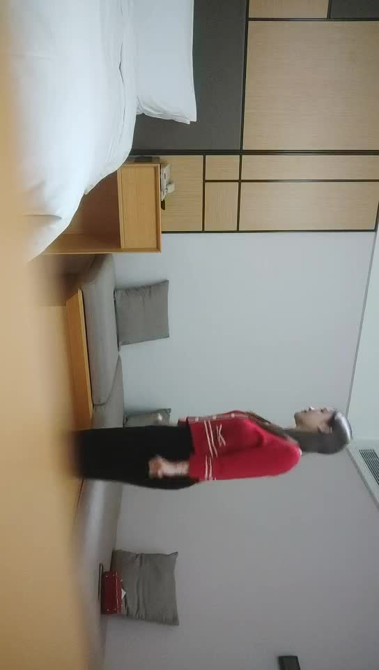 #少妇 #出轨    出轨，高颜值少妇，最完美的一对美乳，调情，打桩机猛烈抽插