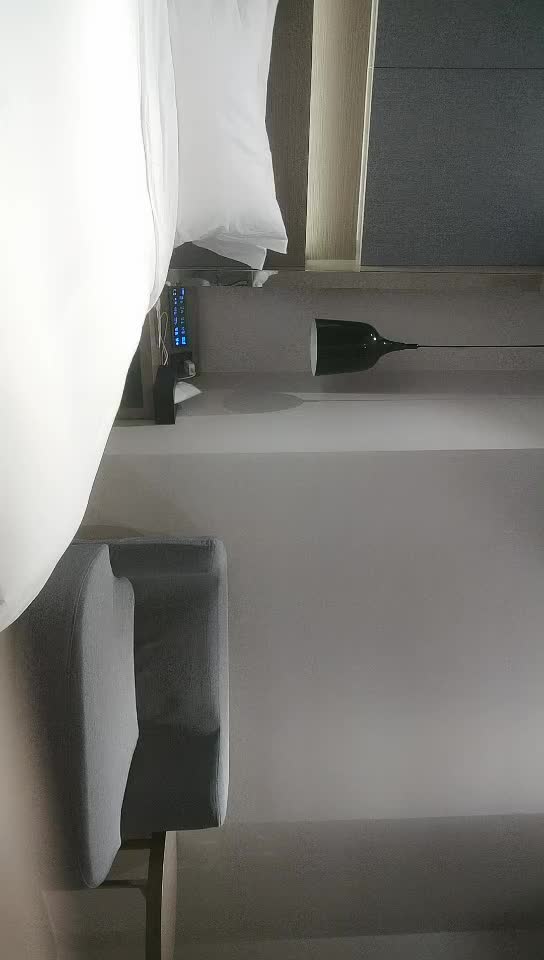 #少妇 #出轨    出轨，酒店也高挑少妇返场，一回生二回熟，这次更放的开，骚浪的很扶着屌插入，你这个逼太紧了，这才舒服呢