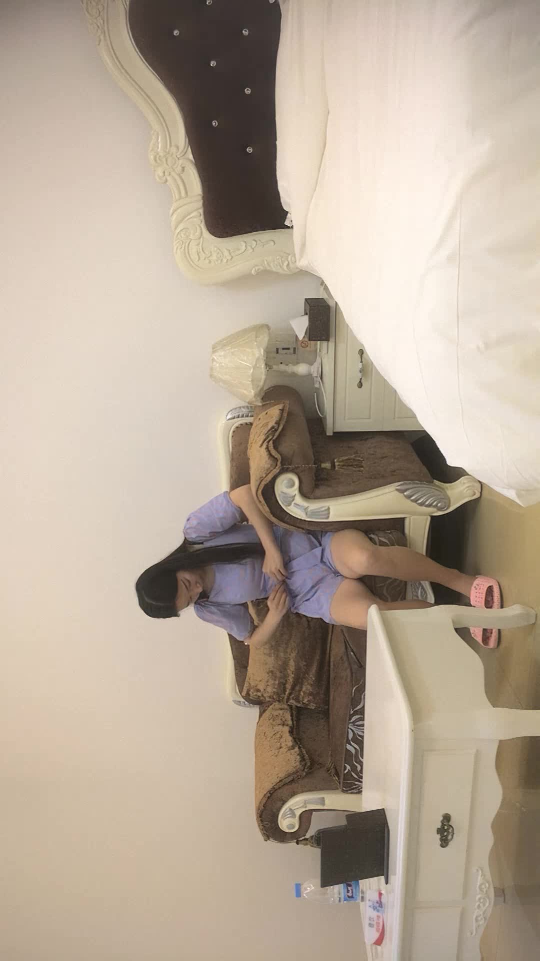 #少妇 #出轨    出轨，温柔小少妇，调情舔穴 ，雄风依旧高潮迭起，绝对性欲提上来了，高潮嗷嗷嗷叫床