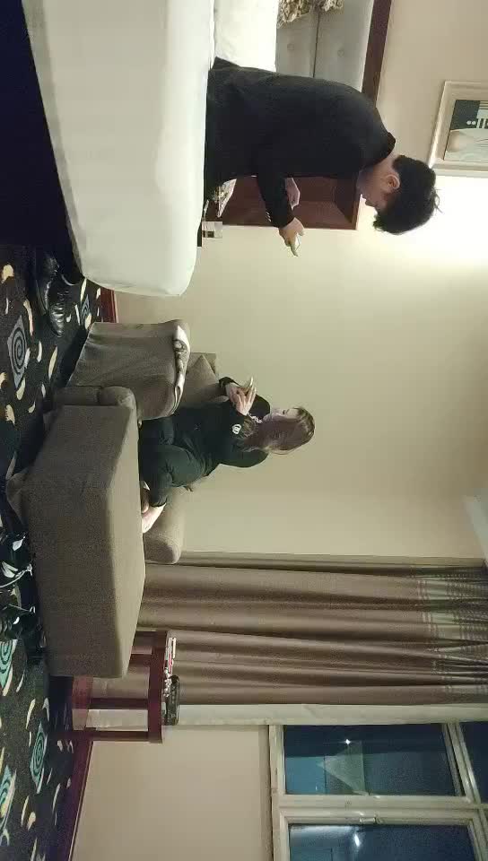 #少妇 #偷情   偷情，良家少妇，一对豪乳，帅小伙寻觅缺失母爱，舌吻啪啪，口交不停，浪叫连连主动妩媚，性爱非常满足