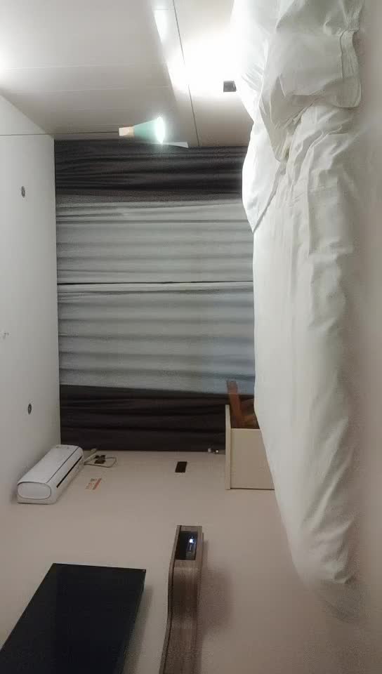 #少妇 #偷情   偷情，约操肉感轻熟女，少妇服务周到翘肥臀舔背乳推，深喉舔屌硬了开操，后入侧入两个姿势缴枪，舒服满足高潮性生活