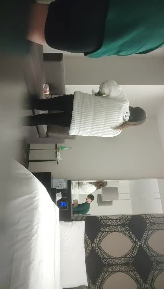 #少妇 #偷情   偷情，高颜值少妇，这对奶子真是给力，外围，一分钱一分货，各种姿势满足你