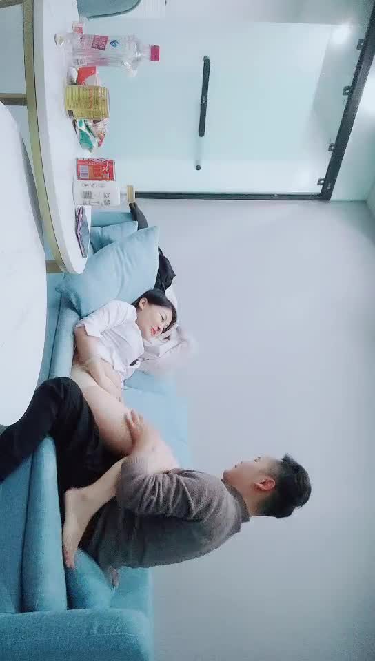 #少妇 #偷情   偷情，约操轻熟女小少妇，骚货迫不及待想要被操，口交活很棒 ，抽插舒服高潮