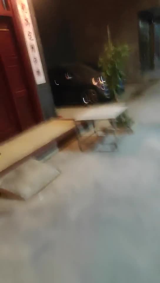 #少妇 #偷情   偷情，坐着，一群小少妇挑一个，小黑屋开操，后入猛操这呻吟声绝了，活好技术好，很有诱惑