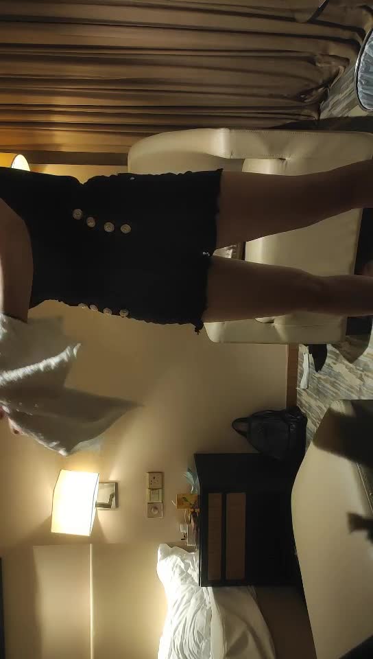 #少妇 #偷情   偷情，漂亮少妇，大胸，骚气逼人，大胸弹力十足，各种姿势做爱非常舒服激情