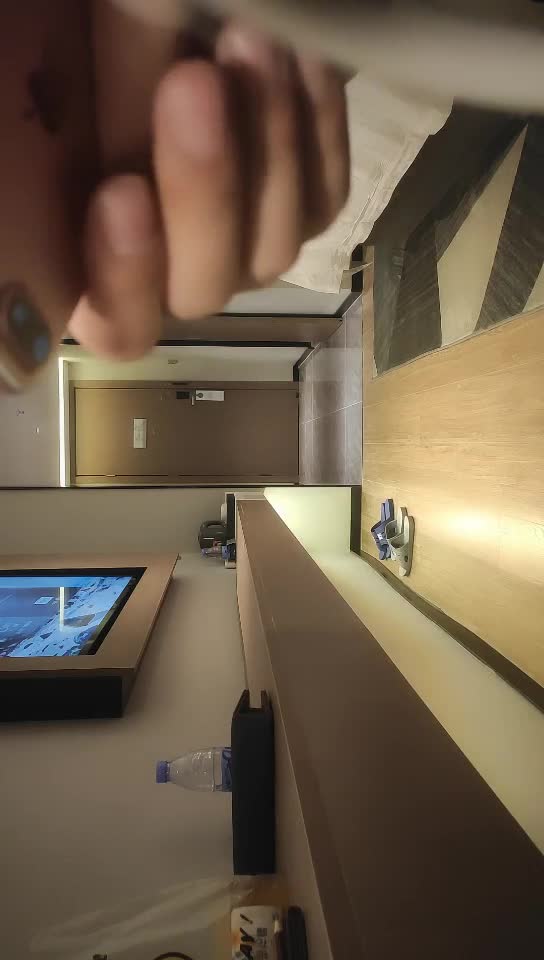 #少妇 #出轨    出轨，约炮少妇，眉目含情深夜来相会，娇嗔温柔，骚气逼人，被各种只是操逼非常刺激