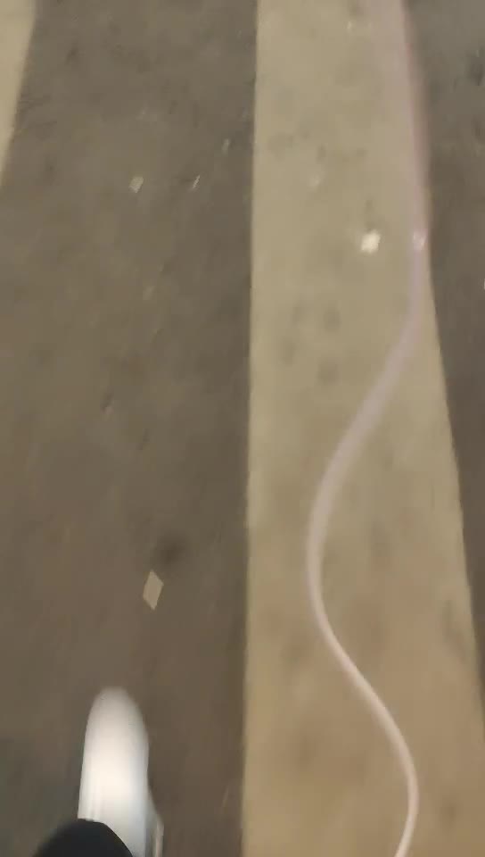 #少妇 #偷情   偷情，足浴店，插科打诨跟小少妇想谈甚欢，也是个大长腿，美乳，温柔配合看来没少做，技术非常好