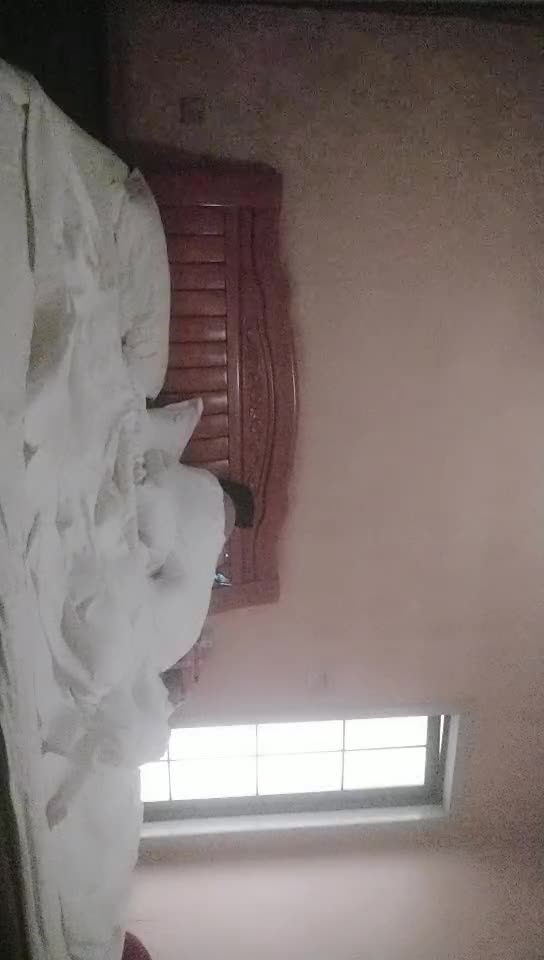 #少妇 #出轨    出轨，约F罩杯大胸少妇，这对大白兔视觉冲击力真强，胖子爱不释手，卖力啪啪干得她高潮太舒服了