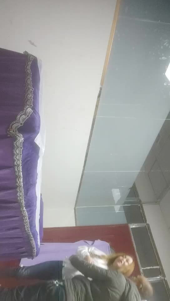 #少妇 #偷情   偷情，深夜嫖妓，小少妇约好价钱痛快脱光，今天第一炮让大叔卖力插，浪荡淫贱物有所值，非常满足的性生活