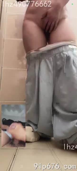 网调一线天小少妇。骚出天际