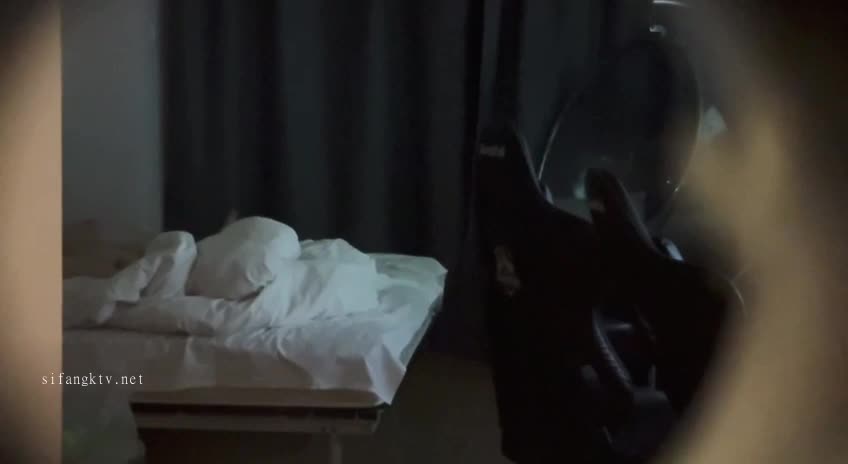 酒店偷拍情侣啪啪叫声淫荡110V某房精华完整原版11 酒店偷拍