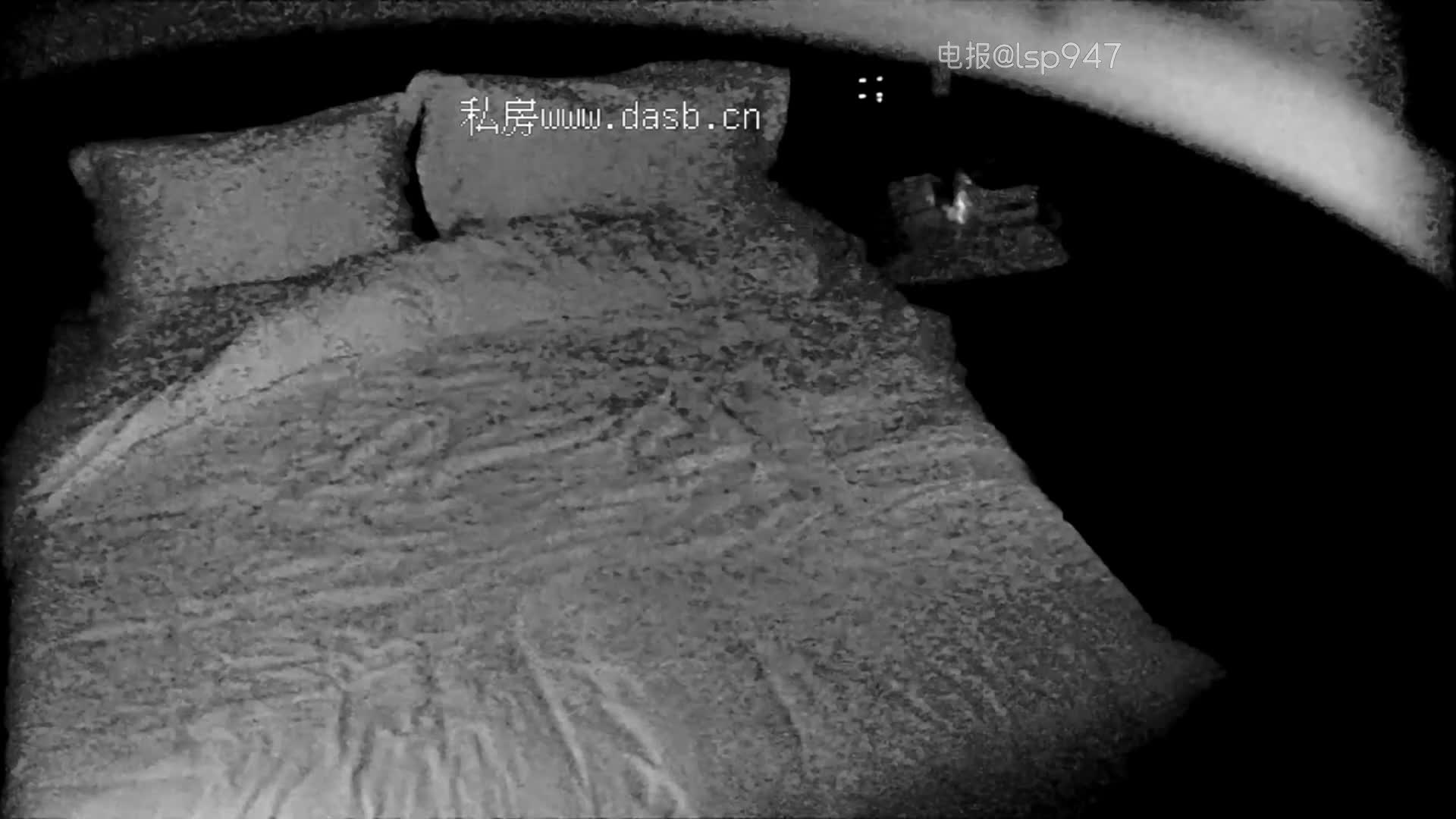 最新流出摄像头酒店偷拍 醉醺醺的女友被小哥带回房间消遣没想到小哥胆子小磨磨叽叽的不敢动最后外射出来了