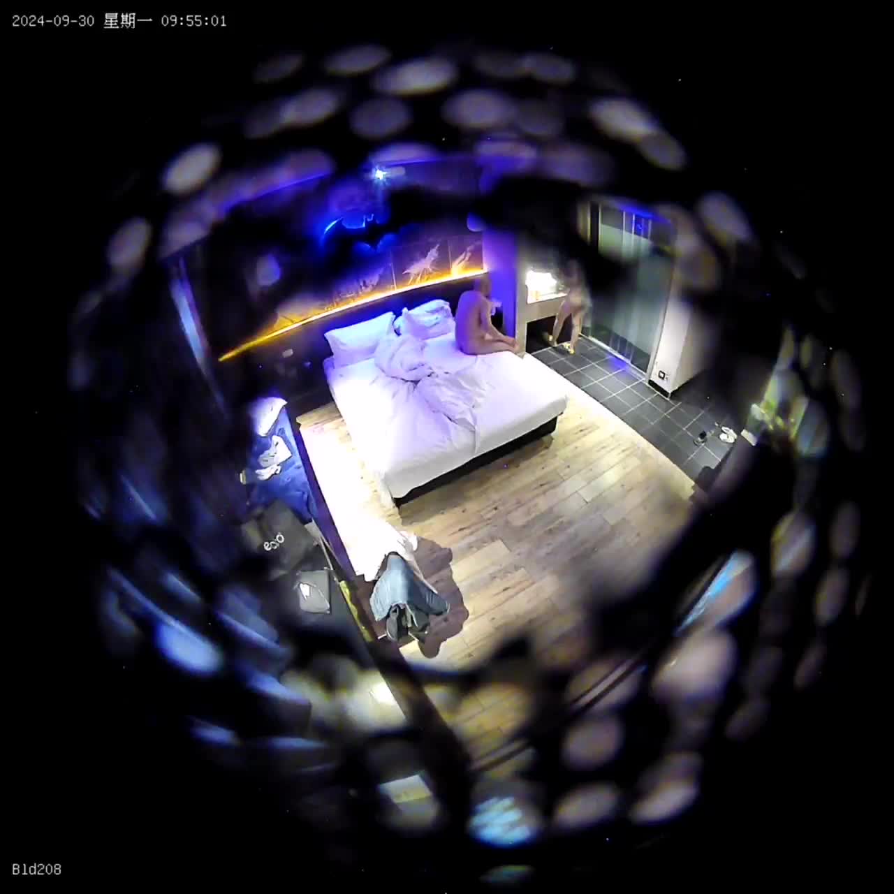 最新酒店偷拍 平头哥约了个年轻漂亮的少妇打炮战前摸大腿都摸好几分钟接着才开干的别看大叔上了年纪照样把小少妇操叫声连连