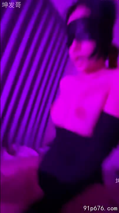 顶级极品魅魔骑乘女上短发露脸表情淫荡不堪