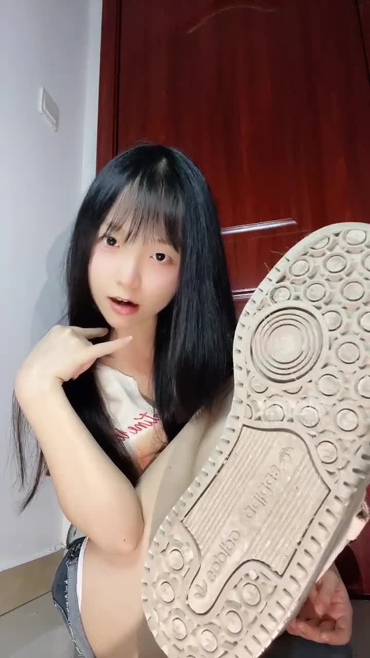 2048.hk@小欲红绿灯羞辱被抓住的狗邻居每天出门的鞋子都变得非常干净原来是邻居弟弟常常背地偷吃被抓住了的话就好好玩弄一下你吧白袜踩在邻居脸上亲眼看着他给我舔超臭白袜运动鞋2025-08-18