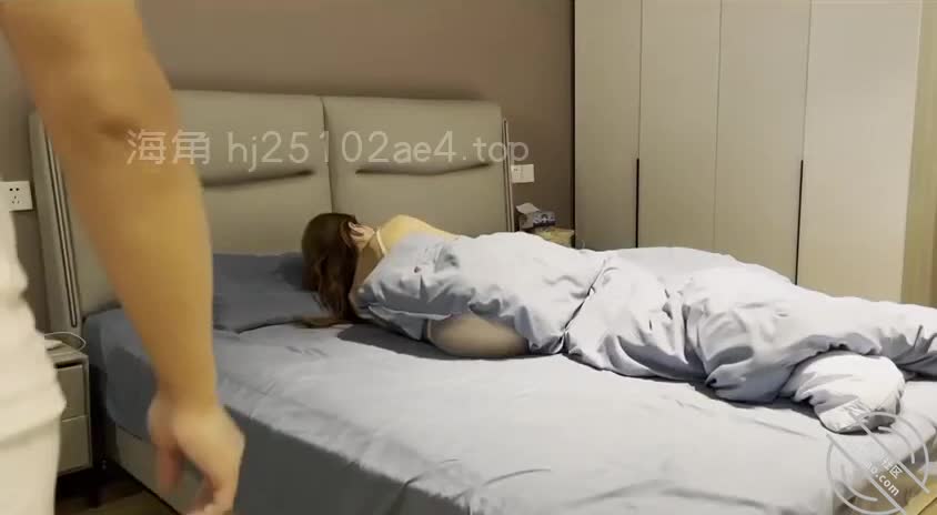 2048.vip-父女乱伦》海角大神暴力抽插穿白丝的女儿 体验第一次口爆