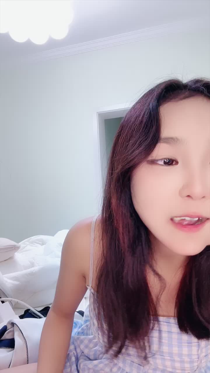 2048.hk@654756051_极品艺校生_20251027_020945