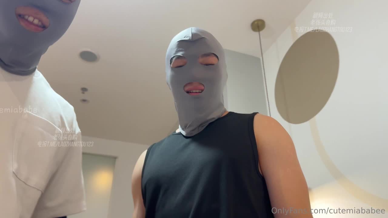 2048.vip-推特尤物性瘾御姐博主「米娅baby」11月6日今天有口福了,两个大屌单男伺候着,前后都被塞的满满的,被操时手里一根肉棒