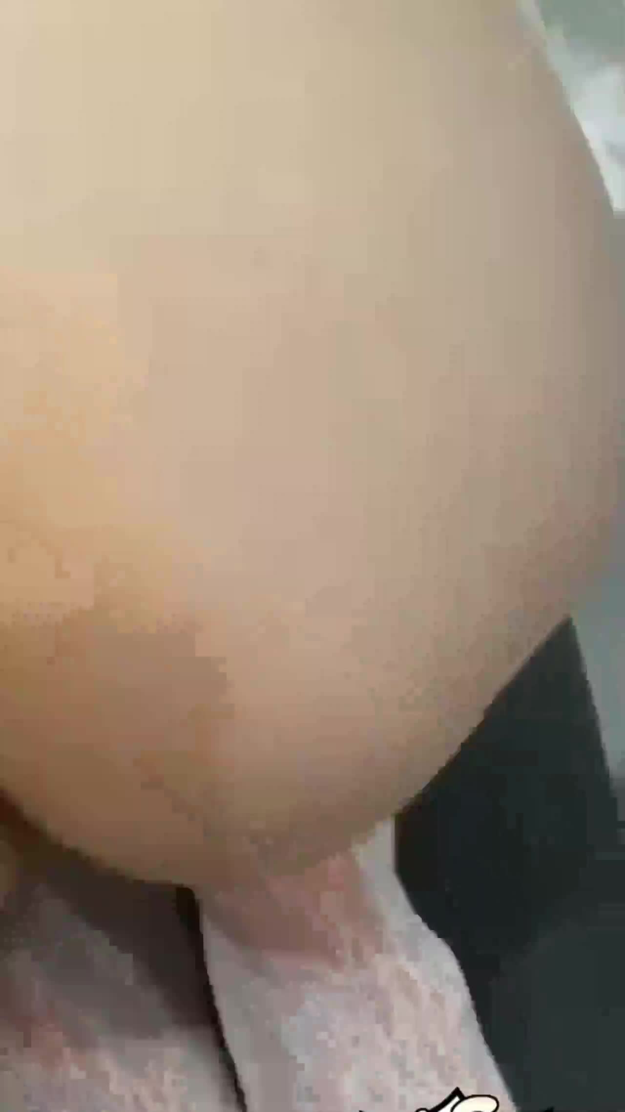 苏州大学学生赵艺涵，有着一张甜美可爱的面容，为了满足男友欲望化身骚媚入骨的小妖精。