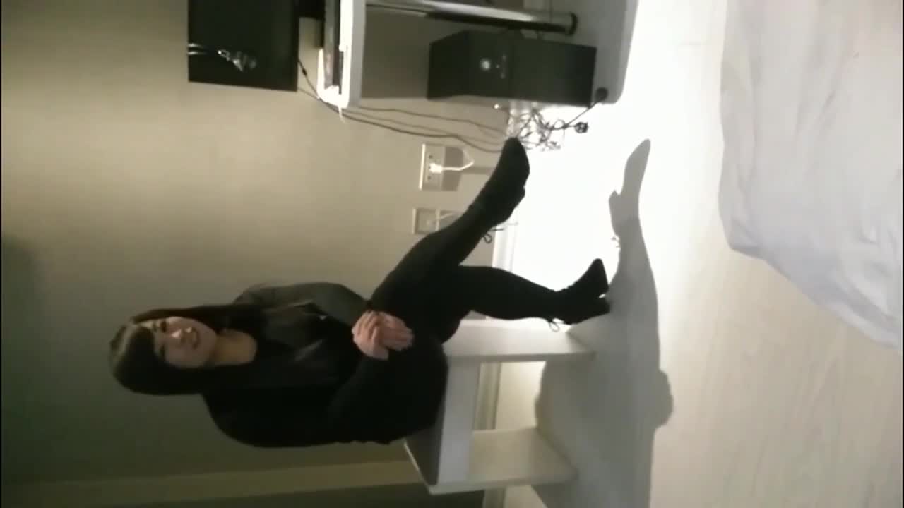 酒店约操熟女老板娘对白搞笑，饥渴难耐经常约炮。