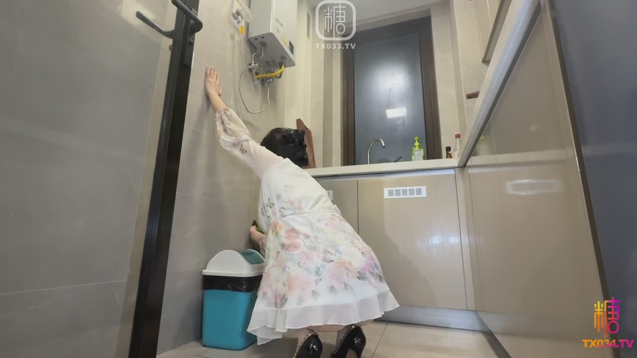 巨乳骚ma出轨被发现，用小穴满足xx保守秘密，骚穴骑在鸡巴上抽插中出内射#巨乳 #骚货 #人妻 #淫荡 #内射