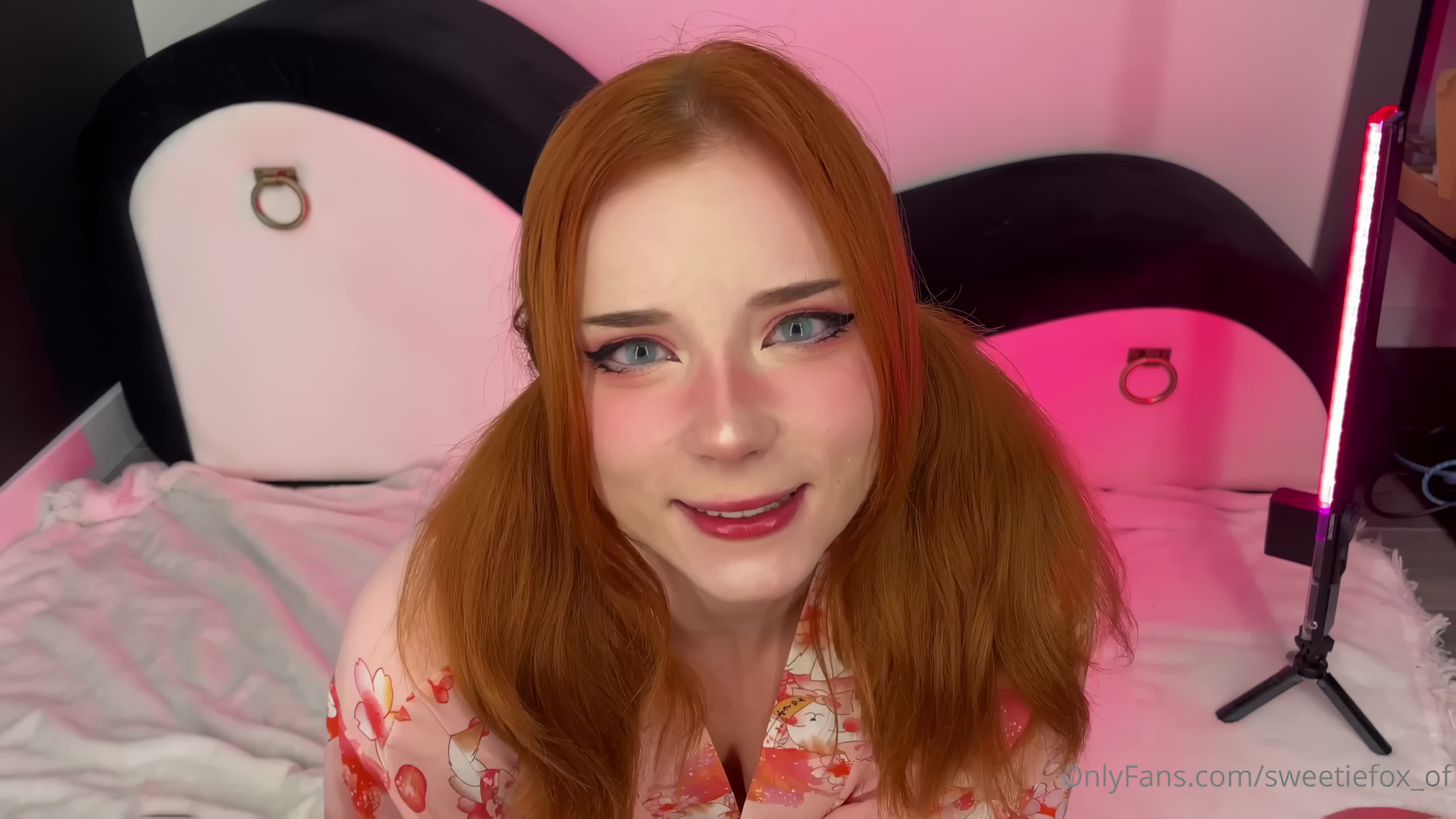 2048.vip-很符合国人审美的极品洋马 SweetieFox 动漫里走出来的人物甜狐 口交纯享