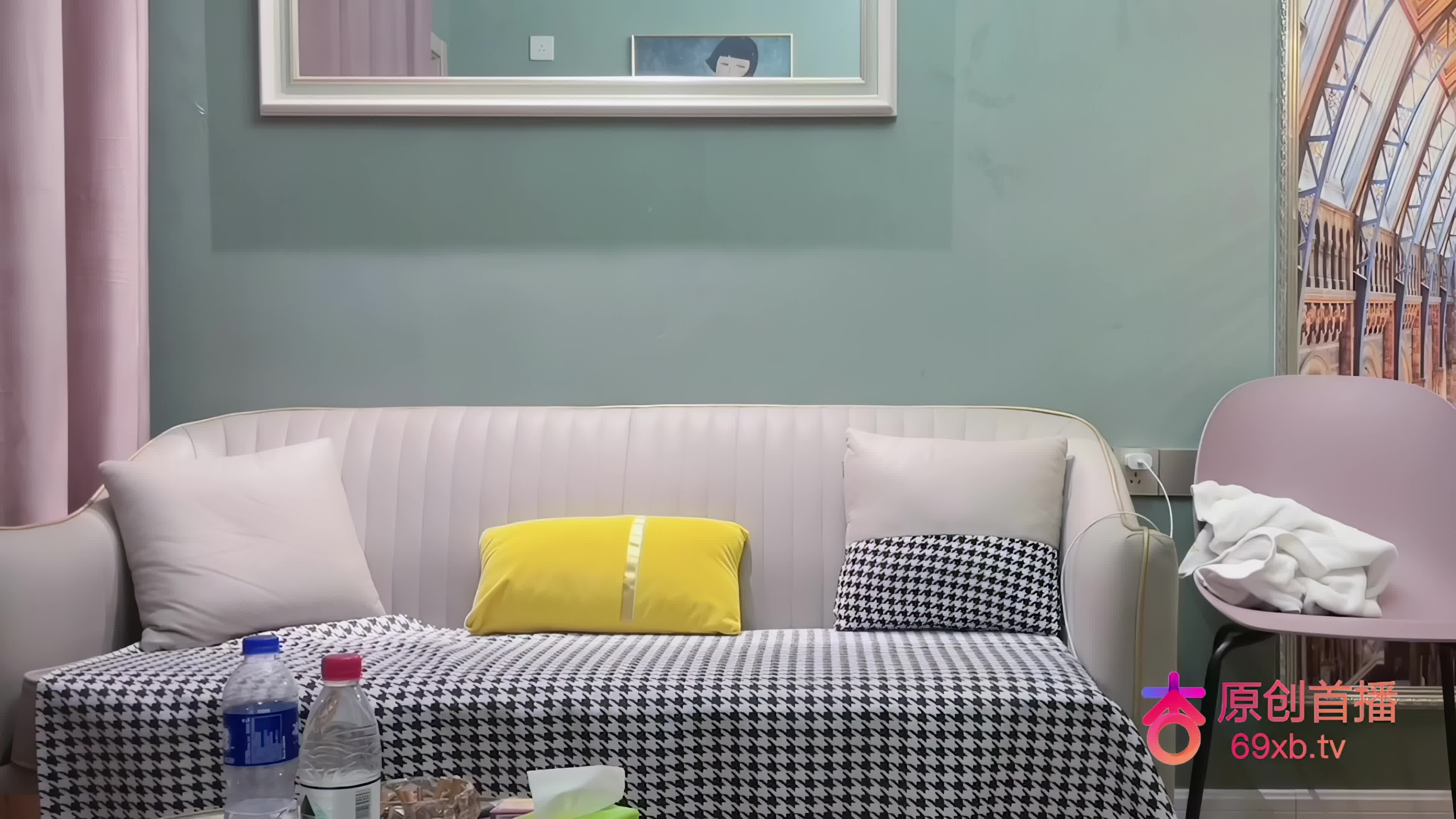 2048.vip-AI增强】杏吧小飞探花酒店约肌白如雪年轻美女 黄黄的逼毛逼还是粉嫩的