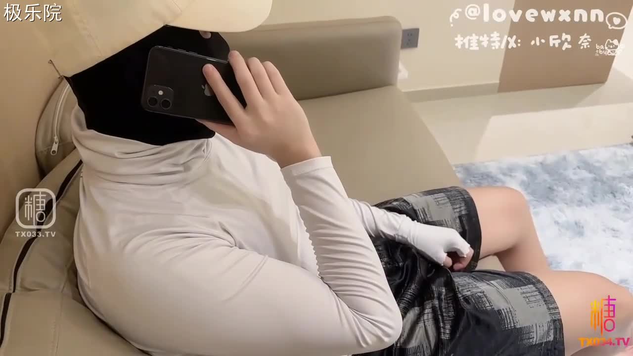 小欣奈陪玩少女的足穴服务嫩穴欣奈化身神里绫华侍奉肉棒被中出精液灌满骚穴流出cos形象十分反差 虽然是人工白虎但也属于比较极品的类型了 就外阴有一点点暗以外里面特别粉嫩#小欣奈 #肛塞 #大奶 #反差 #内射