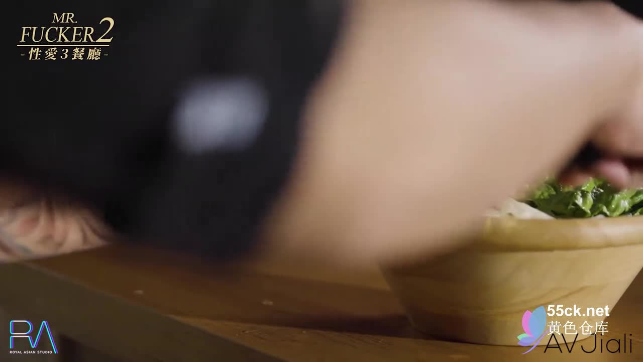 #巨乳 #少女 #肥奶 #美腿 #站立式剛畢業少女被深操 看着她羞耻的表情我就越怼越深了