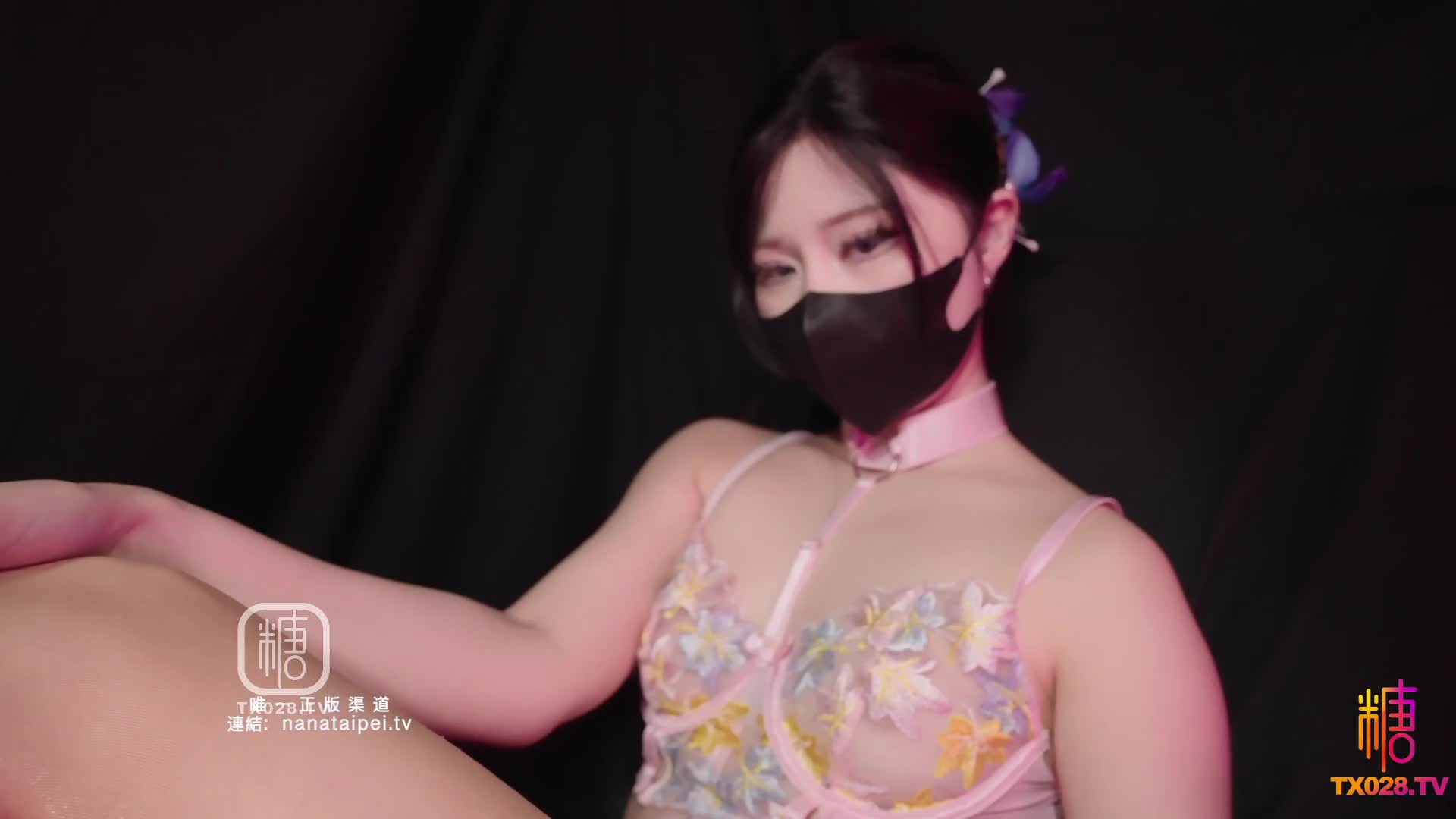 2048.vip-完整版 糖心VlogUp主【Nana_taipei】主观视角之骚妈妈：看着我最爱妈妈帮别的男人榨精好难,但是又忍不住要看