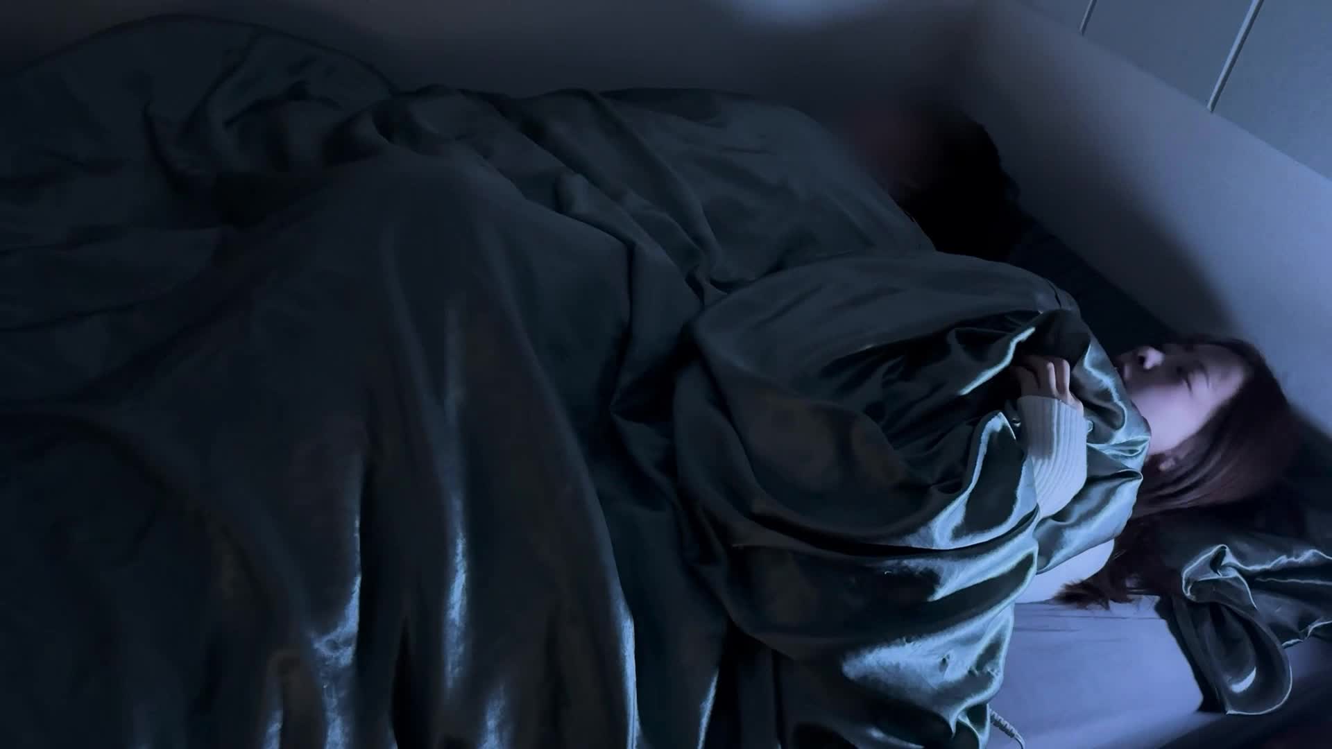 2048.vip-Myfans せな大学生の備忘録(_sena)当红女仆咖啡店员在旁边开始自慰后惨遭侵犯 无码破解版