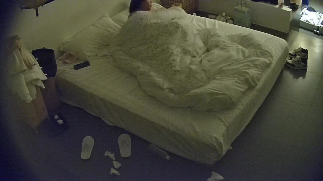 2048.vip-民宿酒店 11-19 超漂亮的美女 好车还是要有好车手才行 这男人估计开一辈子都没跑出磨合 废物秒男