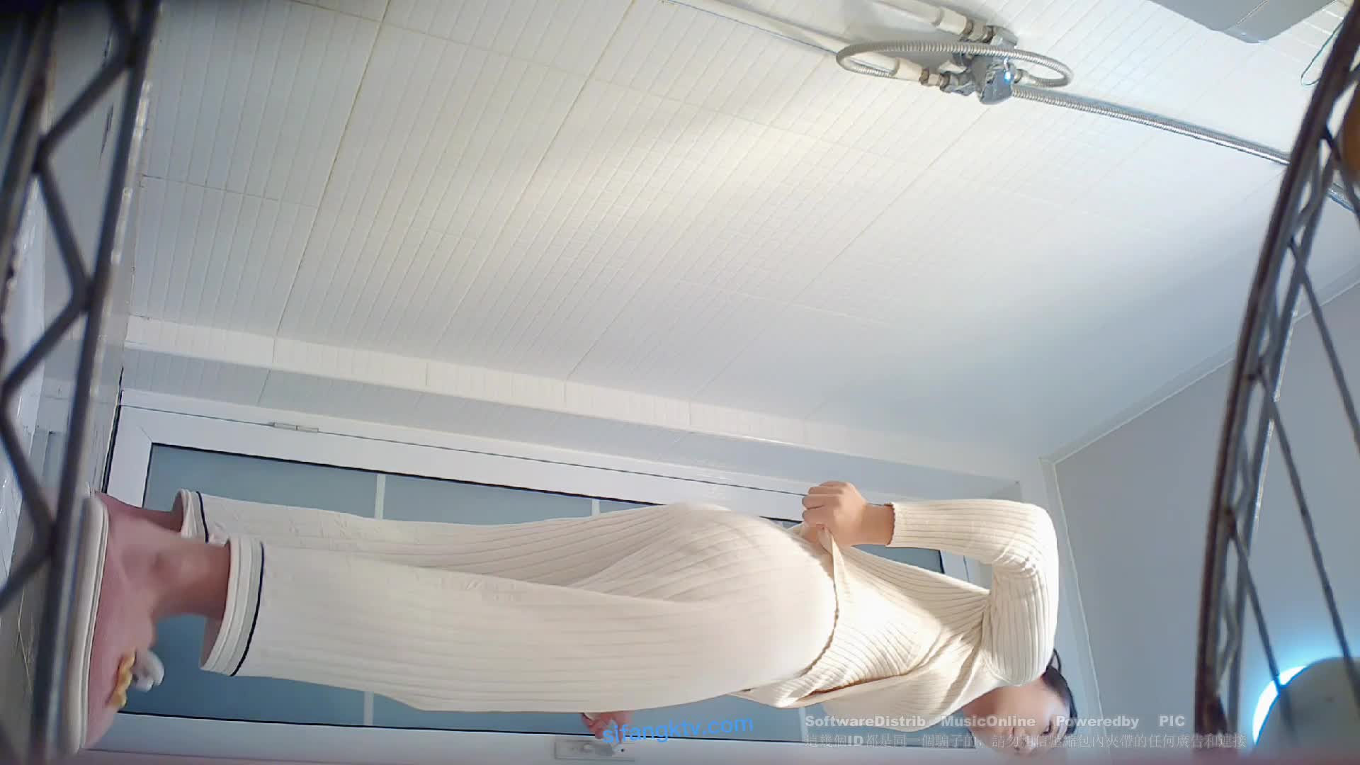 2048.hk@@邪恶的房东暗藏摄像头偷窥白白嫩嫩的少妇洗澡