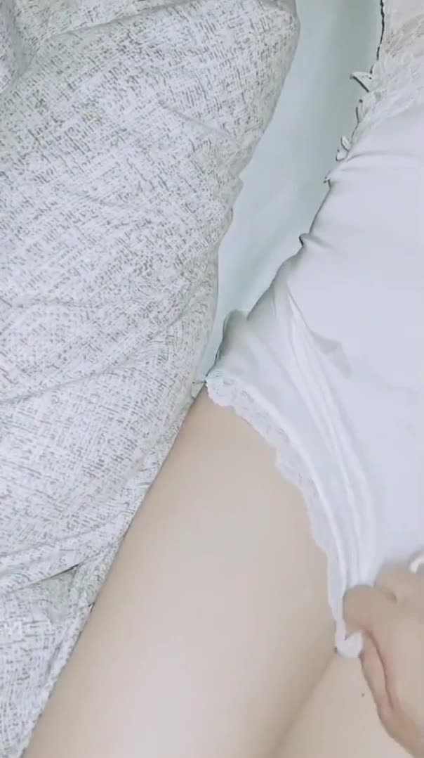 2048.vip-家庭乱伦》海神【大屁股大姨姐】大姨子被我舔B到高潮爽到受不了内射