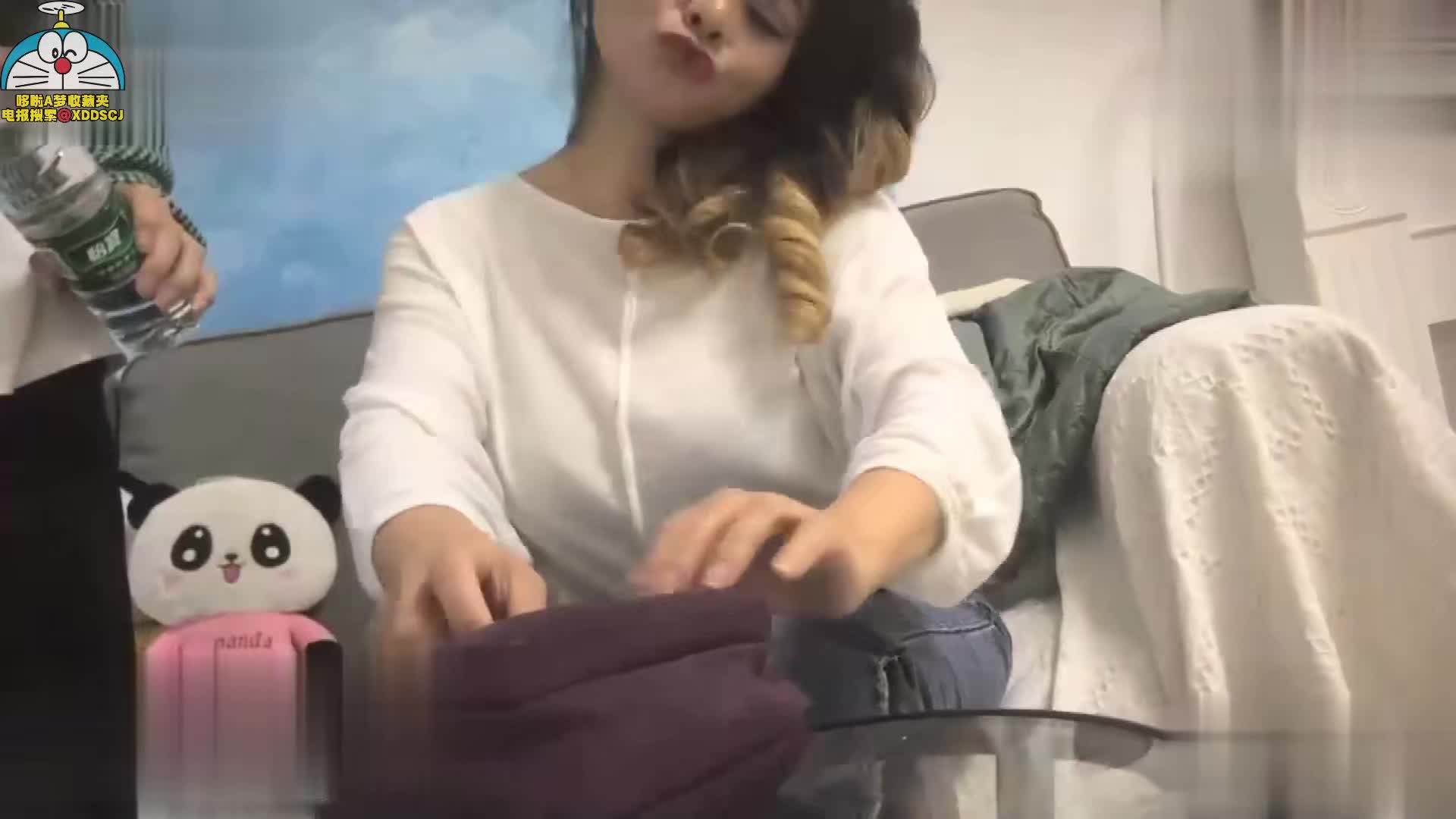 #熟女外围和五十岁大胸熟女约炮 年龄虽大却别有一番风味舔鸡巴忒舒服 逼逼会夹鸡巴我被她直接夹射了