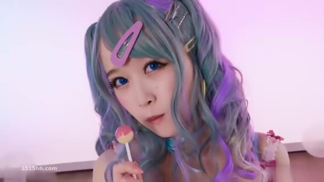 #巨乳 #反差 #炮架 #无码 #国产 在这个原宿风格的幻想世界里，她展现出无比的可爱魅力，巨乳摇曳，反差诱惑让人欲罢不能，炮架姿势尽显火辣本色，无码画面直击灵魂深处，尽享极致国产激情。点击下载同款APP 绝美母狗等你调教