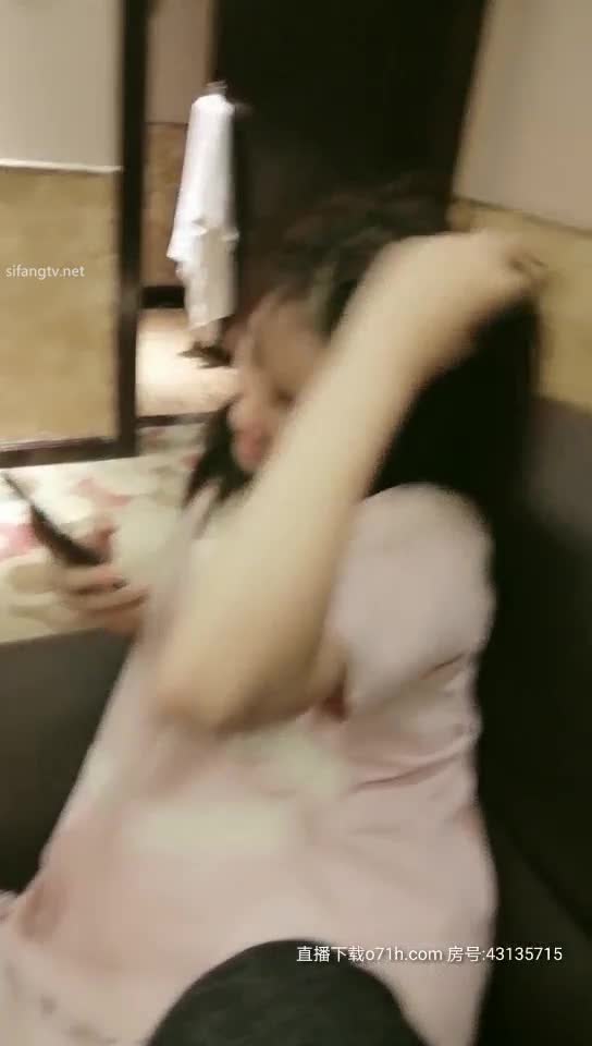 还在读大学的极品甜美清纯妹子，奶子刚发育好，被校园网贷高利贷所逼 #国产 #自拍偷拍