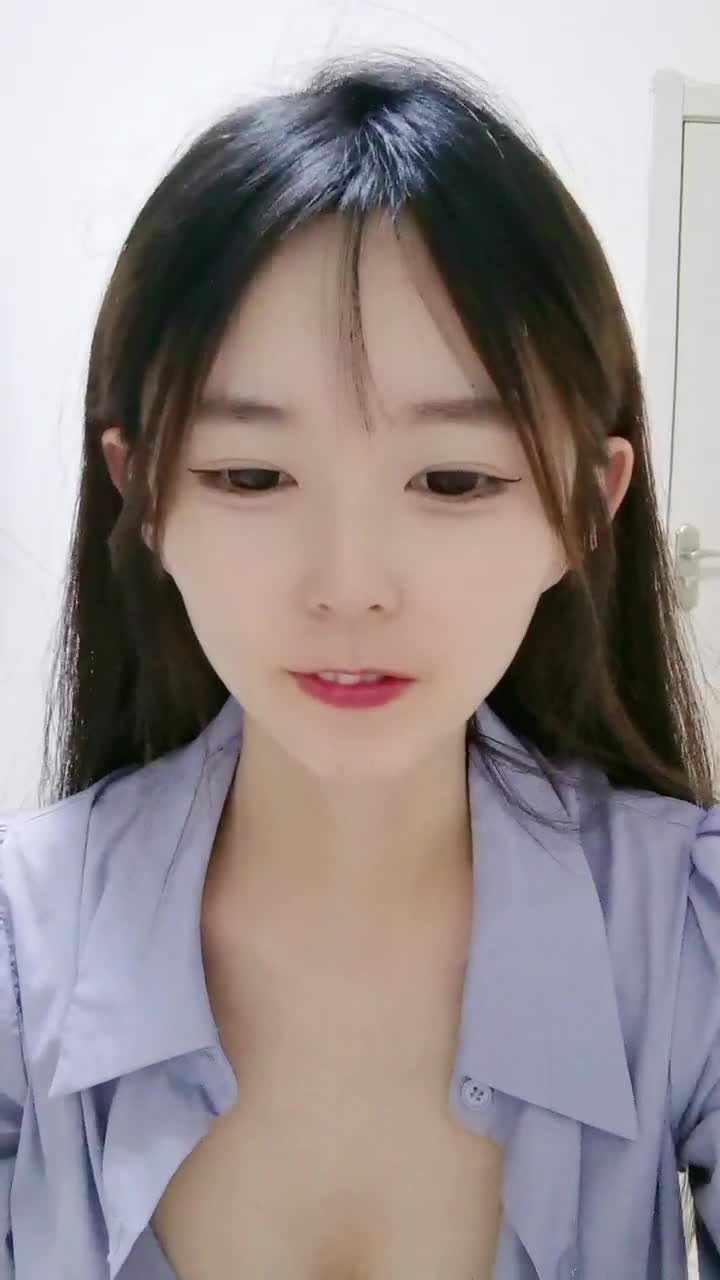 小虎牙美少女露脸跳蛋自慰 原生态鲍鱼特写自慰 应该是没开苞的乳头还是凹进去的 #国产 #自慰 #直播 #反差