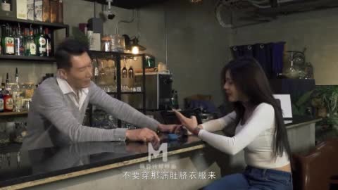 #巨乳 #露出 #美足 #玩弄 #淫娃爱露出咖啡店员